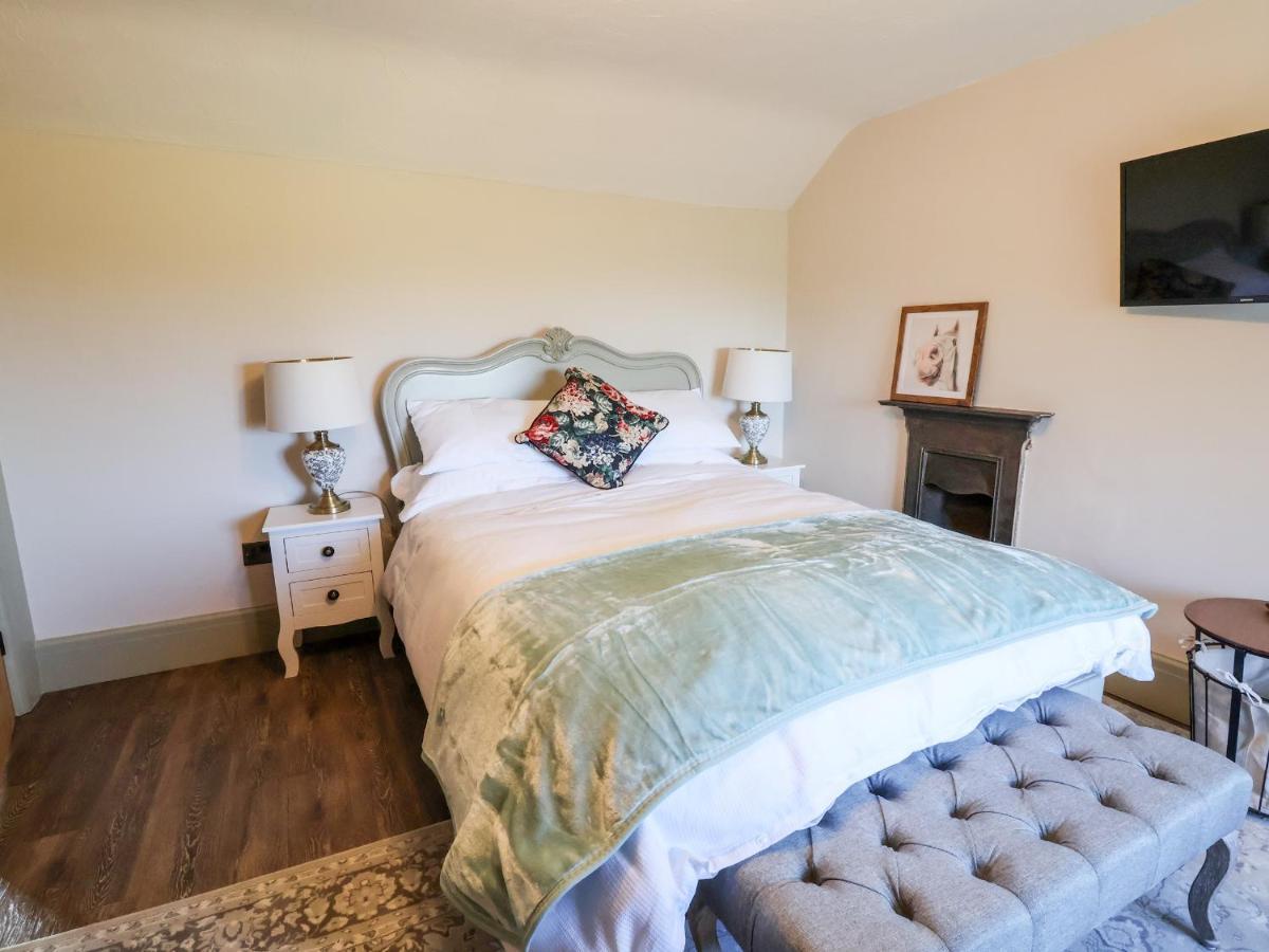 3 Penllan Cottages Холиуэлл Экстерьер фото