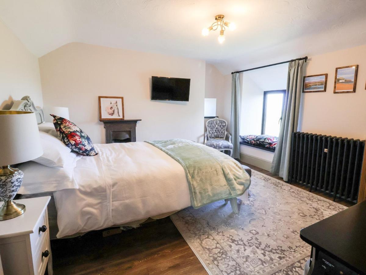 3 Penllan Cottages Холиуэлл Экстерьер фото