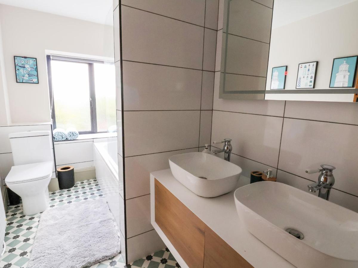 3 Penllan Cottages Холиуэлл Экстерьер фото
